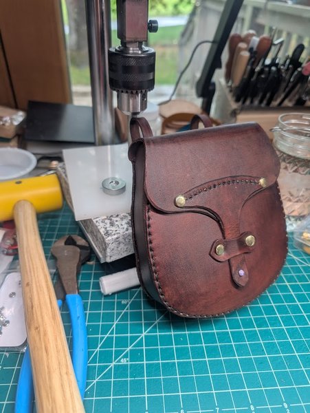 Image brown_small_pouch.jpg