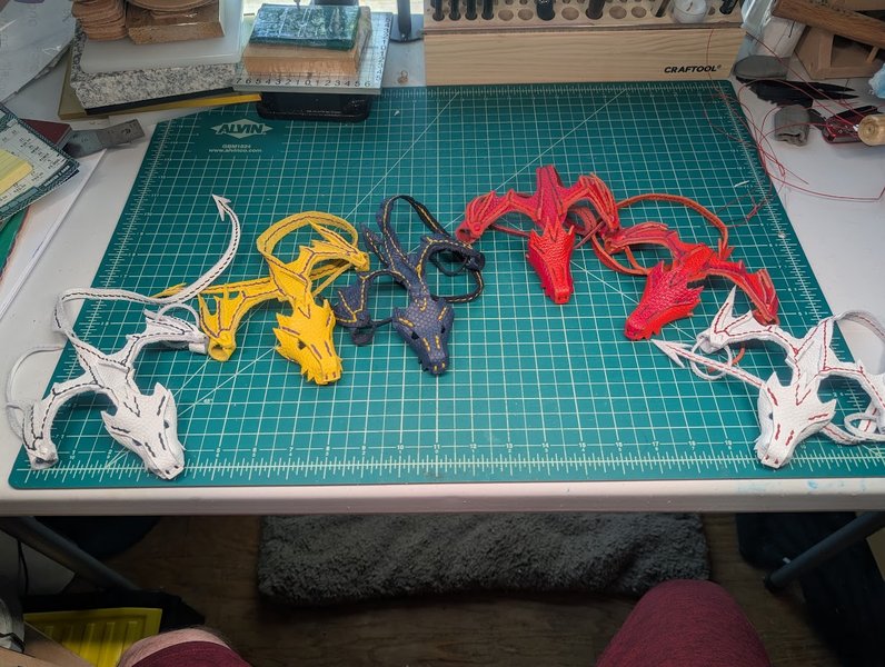 Image hand_dragons.jpg