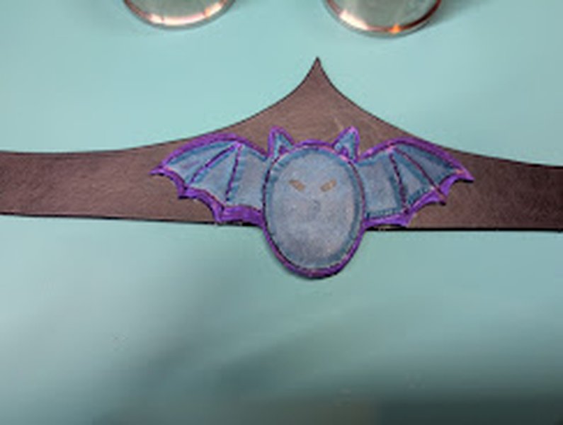 Image simple_bat_crown.jpg